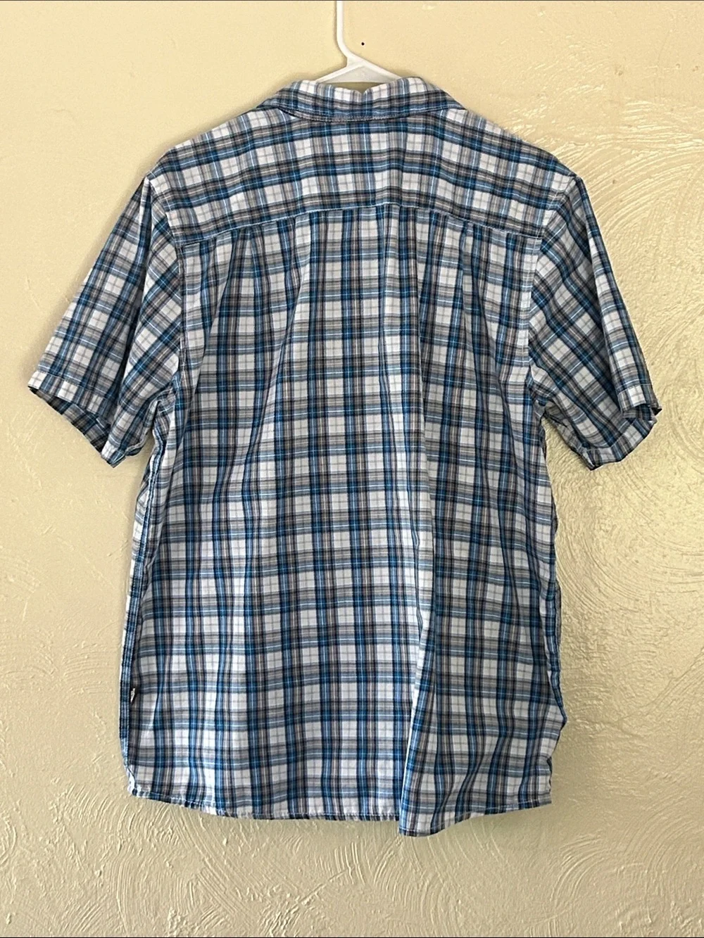 The North Face Men's Blue Plaid Short-Sleeve Button-Down Shirt